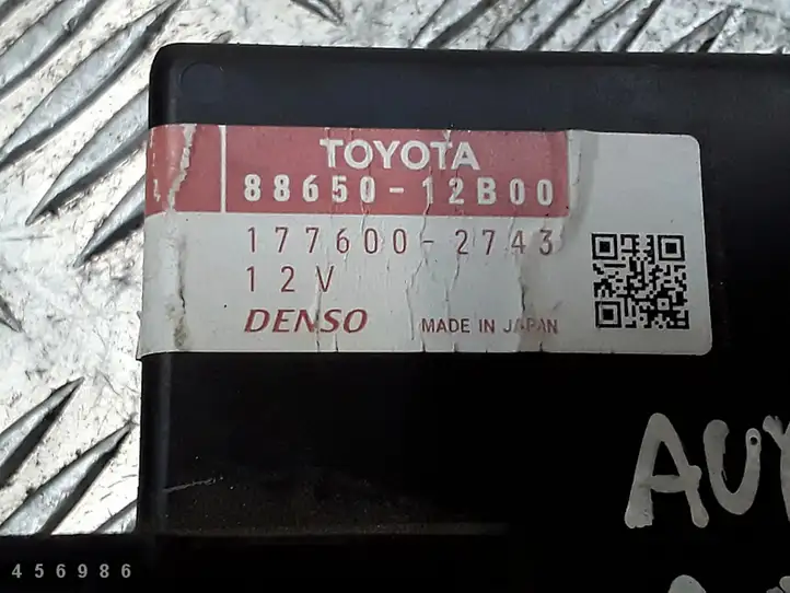 Toyota Auris 150 (2006 - 2012) Блок управления кондиционером — фото 2