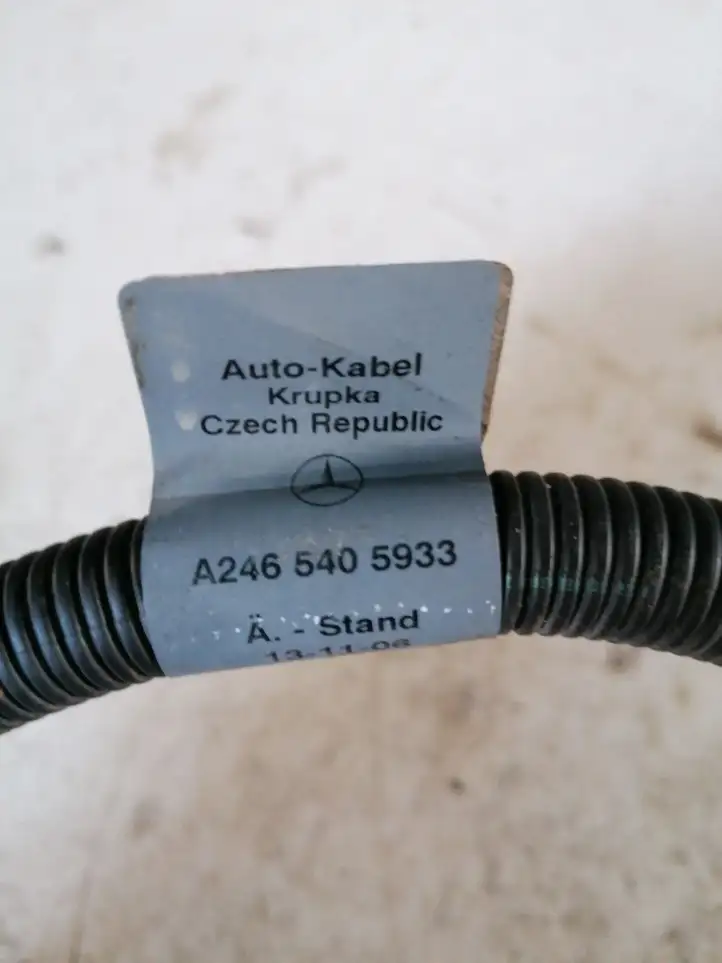 Mercedes-Benz B-class W246 (2014 - 2018) A2465405933 Плюсовой провод аккумулятора — фото 2