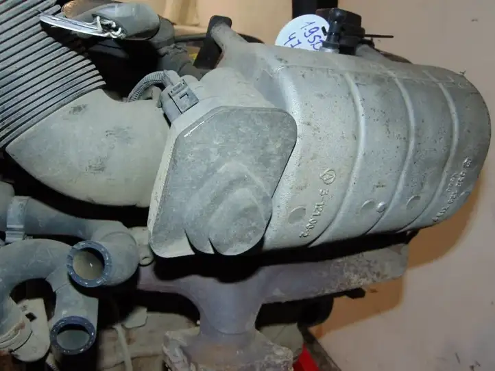 Volkswagen Polo (2001 - 2005) 038128063J Дроссельная заслонка — фото 2