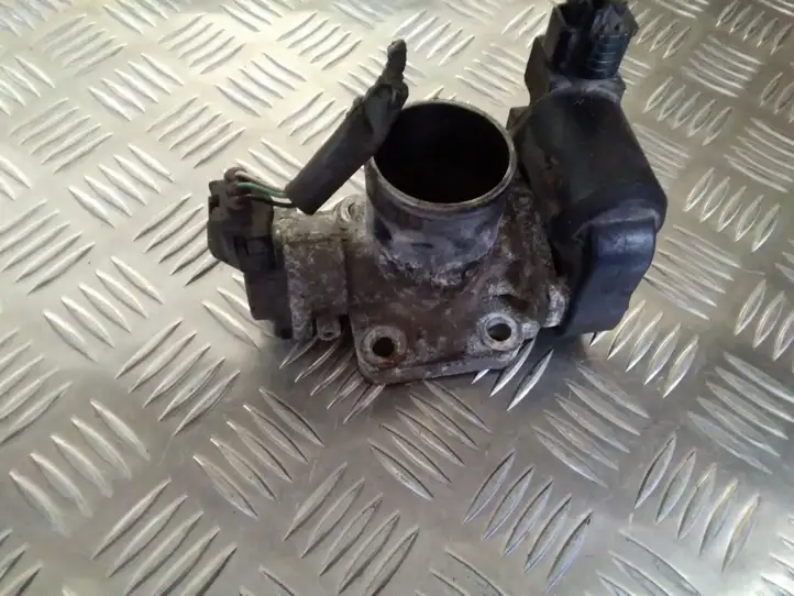 Toyota Yaris (2005 - 2009) 1923002010 Дроссельная заслонка — фото 1