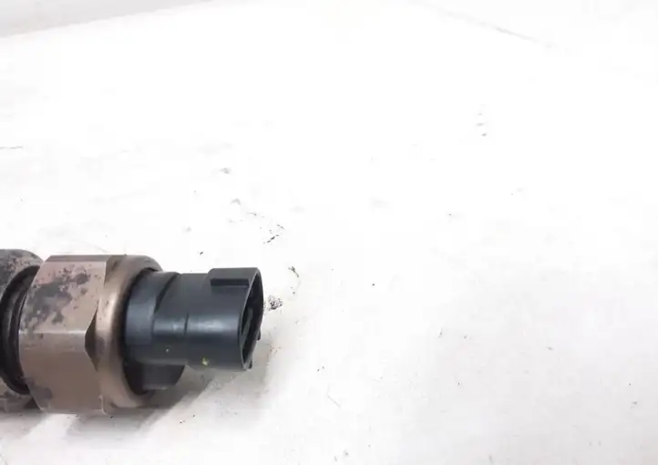 Toyota Avensis T250 (2003 - 2006) 8945871010 Датчик уровня топлива — фото 8