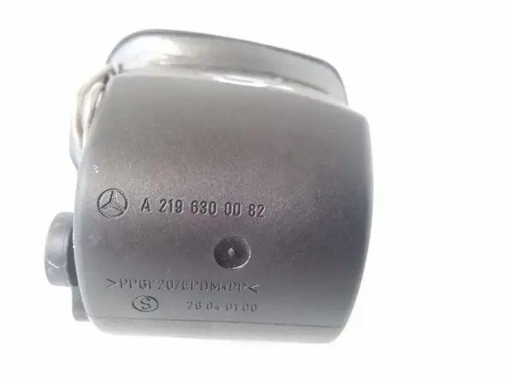 Mercedes-Benz CLS C219 (2003 - 2011) A0005846517 Крышка топливного бака — фото 2