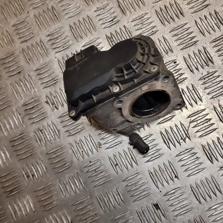 Toyota Yaris (2005 - 2009) 2203021030 Дроссельная заслонка — фото 2