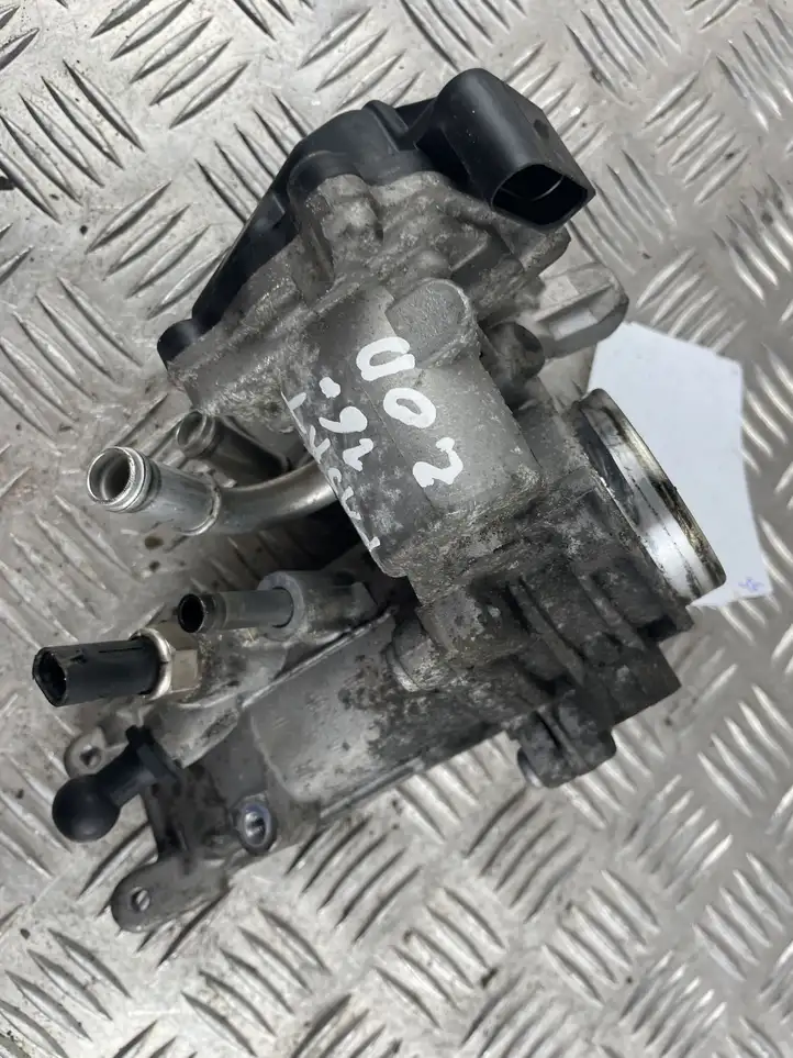 Volkswagen PASSAT B8 (2015 - ) 04L128637A Дроссельная заслонка — фото 4