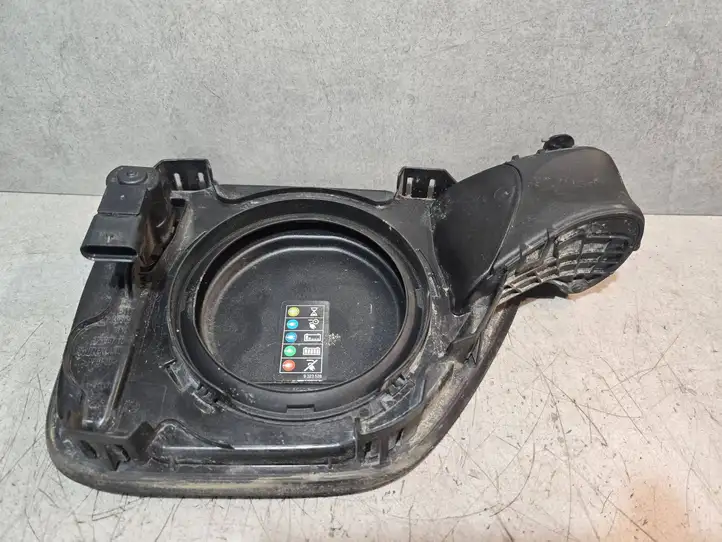 BMW 3 F30 F35 F31 7368306 Крышка зарядного разъема — фото 2