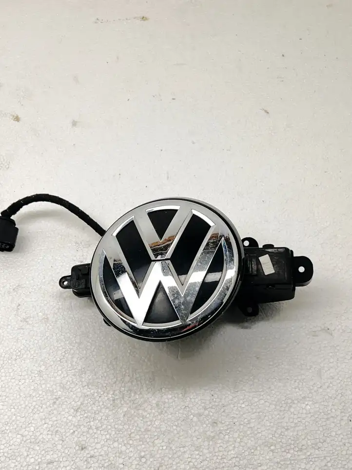 Volkswagen Golf VII (2013 - 2019) 5GE853396 Крышка зарядного разъема — фото 1
