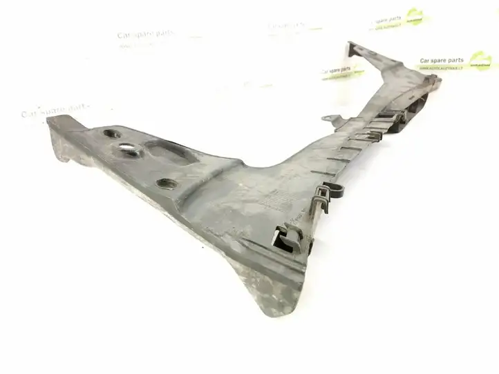 Mercedes-Benz C W205 (2014 - 2021) Детали воздухозаборника — фото 5