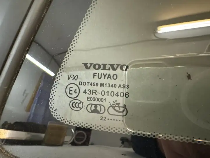 Volvo XC60 (2017 - ) 32314866 Заднее боковое стекло — фото 2