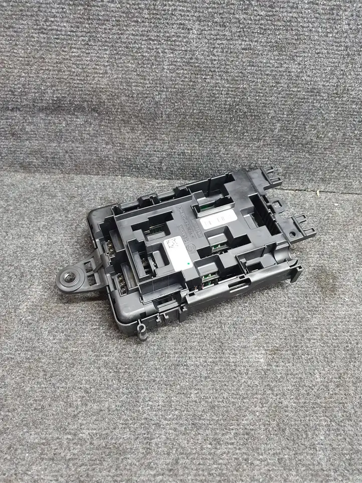 BMW 3 F30 F35 F31 (2012 - 2018) 9389070 Блок предохранителей — фото 2