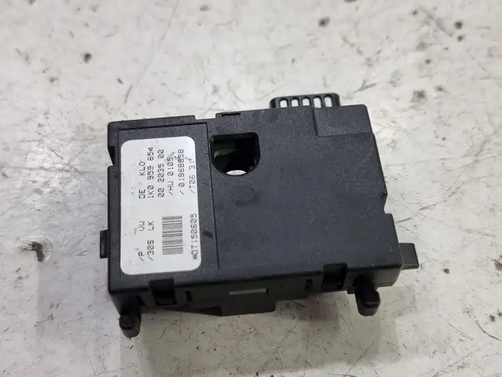 Volkswagen Touran I (2003 - 2010) 1K0959654 Датчик угла поворота руля — фото 5