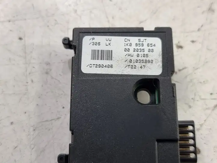 Volkswagen Touran I (2003 - 2010) 1K0959654 Датчик угла поворота руля — фото 5