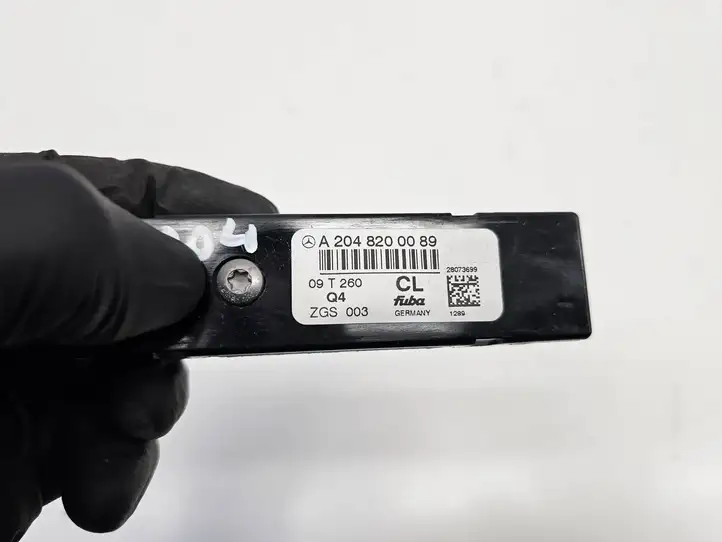 Mercedes-Benz C W204 (2007 - 2014) A2048200089 Усилитель антенны — фото 4