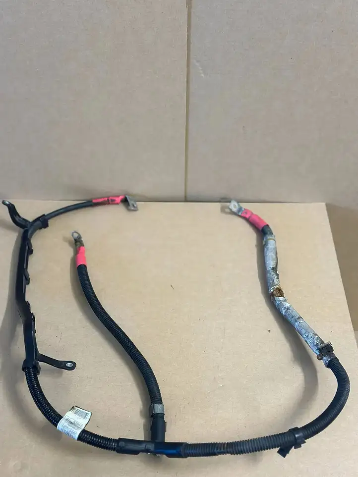 BMW 3 F30 F35 F31 (2012 - 2018) 7823297 Плюсовой провод аккумулятора — фото 1