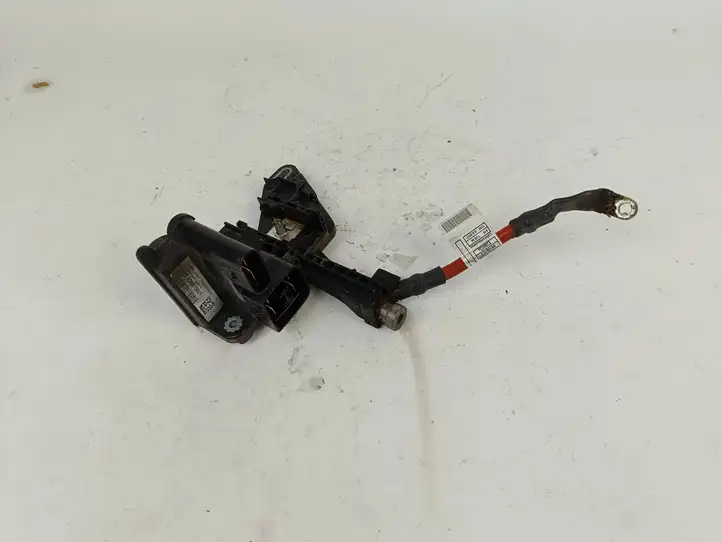 BMW 1 F20 F21 (2011 - 2019) 86168108 Плюсовой провод аккумулятора — фото 1