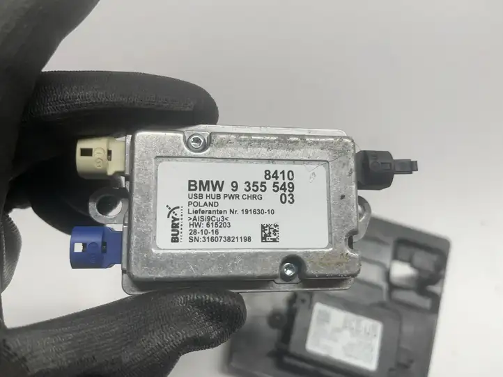 BMW 5 G30 G31 (2016 - ) 9355549 USB модуль — фото 4