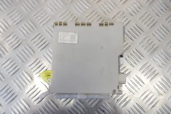 Lexus LS 460 - 600H (2006 - 2009) 8273050490 Блок предохранителей — фото 9