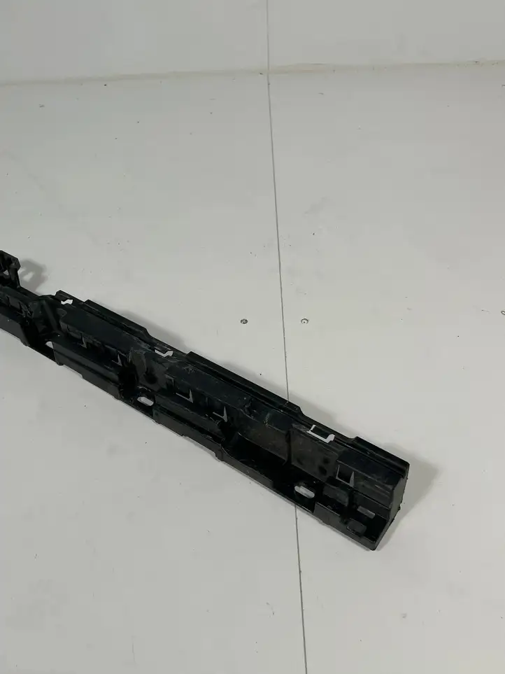 BMW 5 F10 F11 (2009 - 2016)  7204021 Другая внешняя деталь