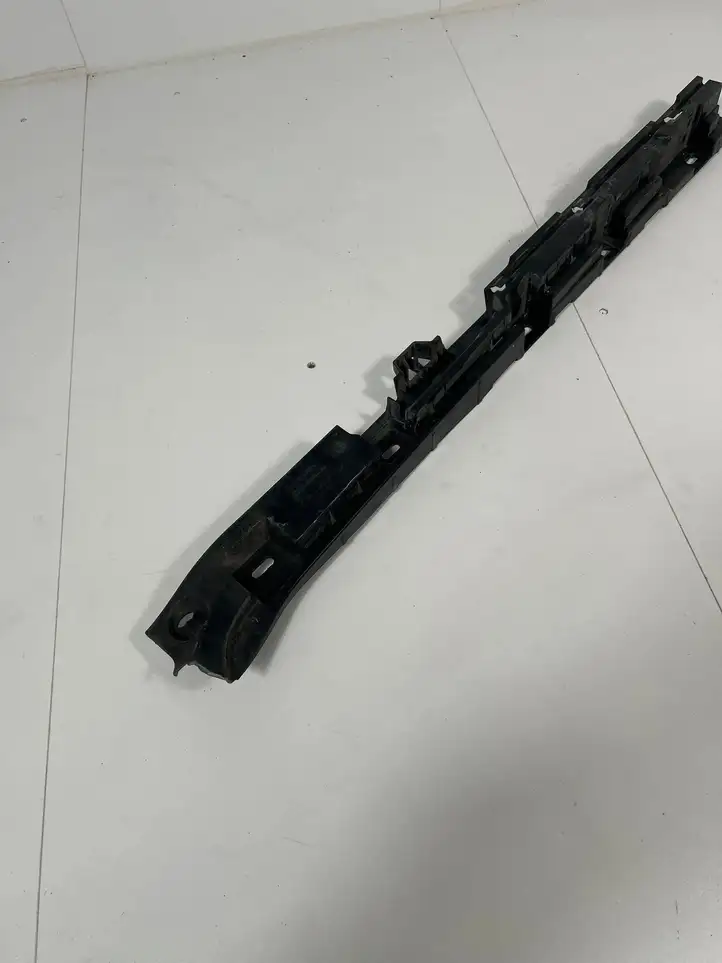 BMW 5 F10 F11 (2009 - 2016)  7204021 Другая внешняя деталь