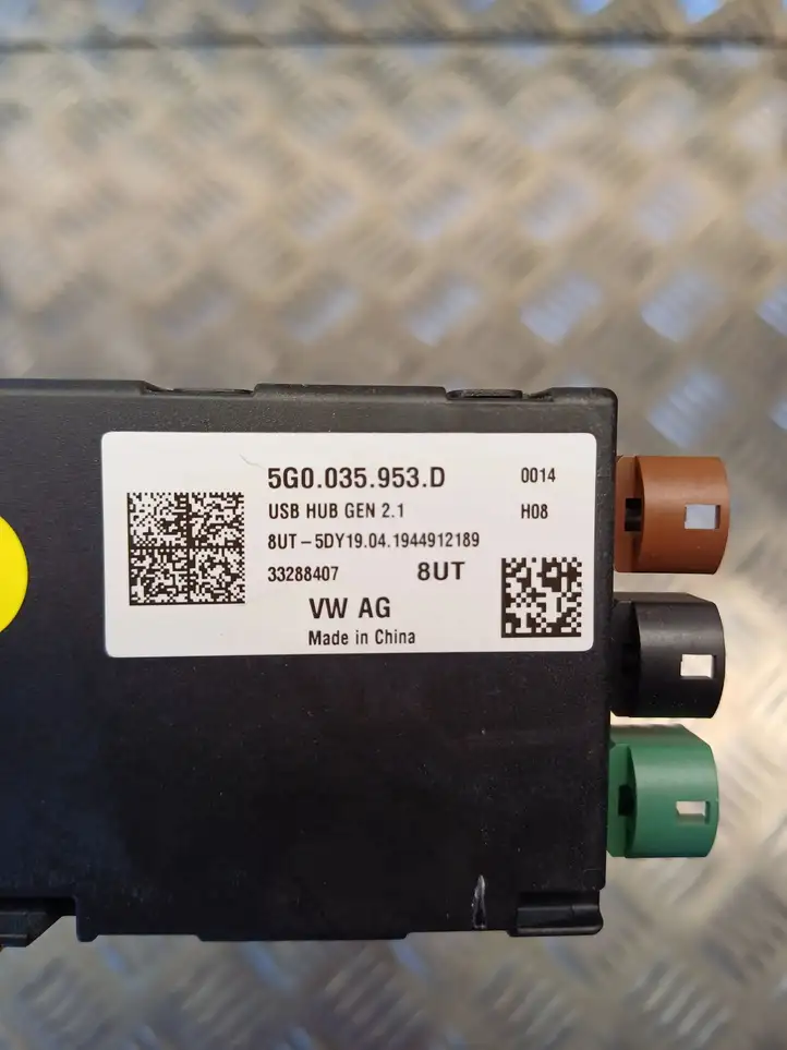 Volkswagen T-Cross (2017 - ) 5G0035953D USB модуль — фото 4