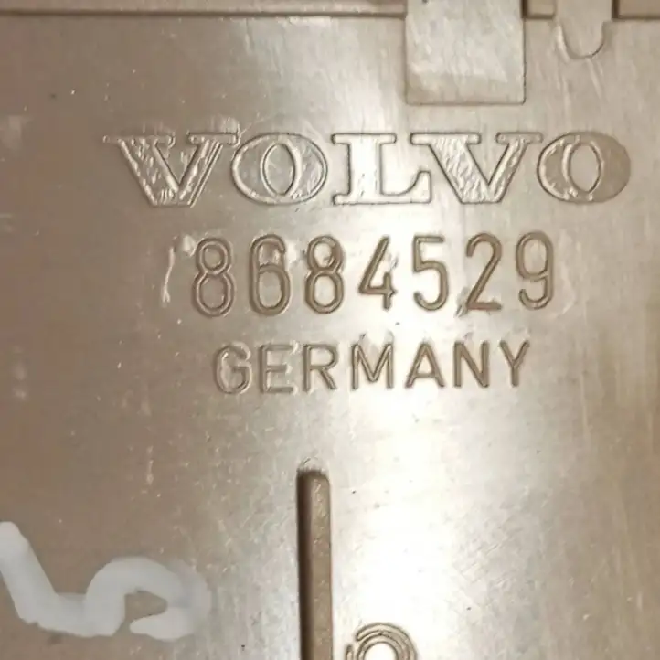 Volvo V70 (2000 - 2004) 8684529 Прочие детали салона — фото 3