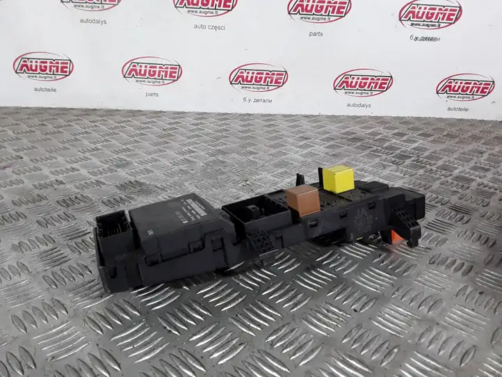 Opel Vectra C (2005 - 2009) 13193590 Блок предохранителей — фото 1