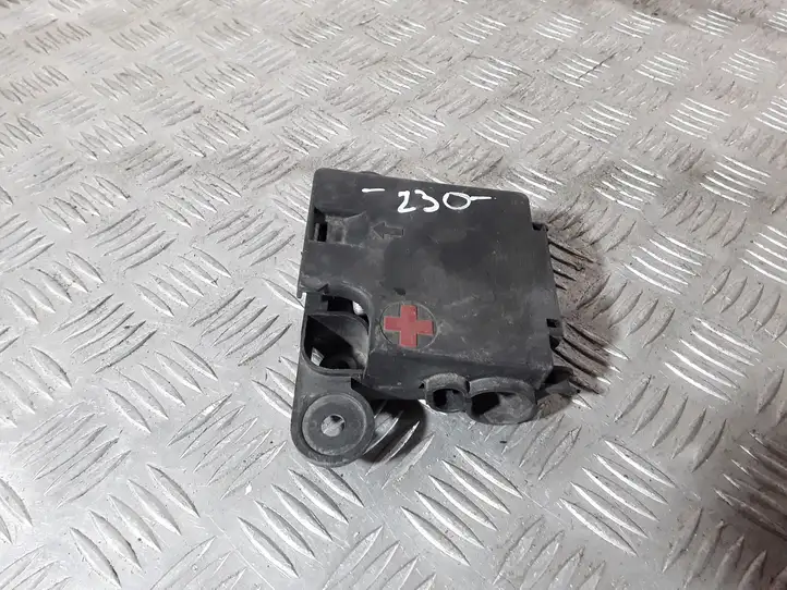 Audi A4 S4 B8 8K (2007 - 2011) 8K0937517A Плюсовой провод аккумулятора — фото 3