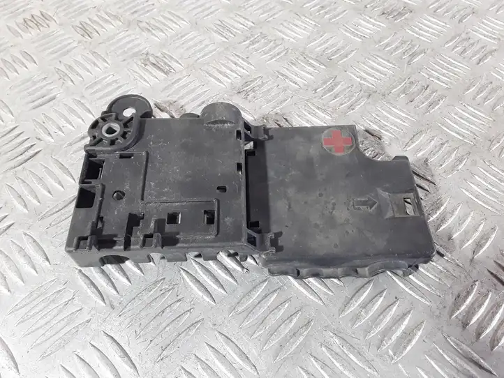 Audi A4 S4 B8 8K (2007 - 2011) 8K0937517A Плюсовой провод аккумулятора — фото 1