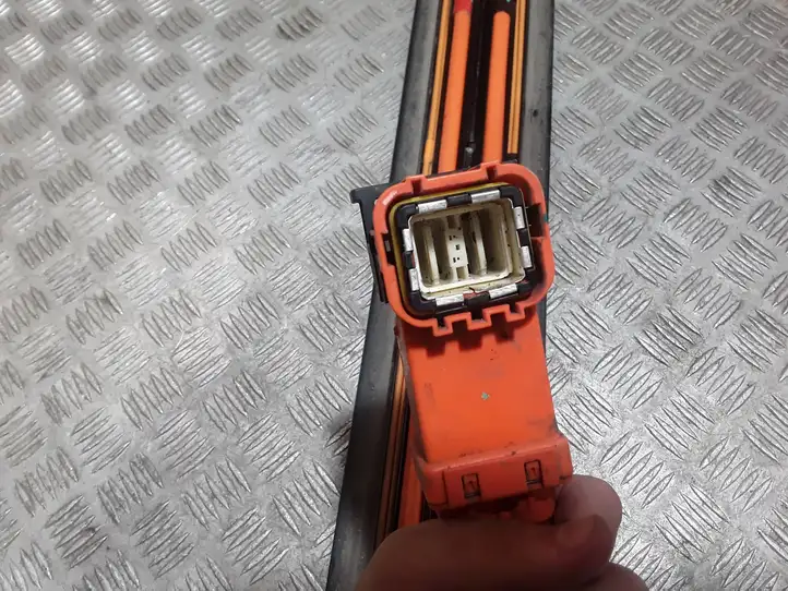 Tesla Model 3 (2017 - 2023)  110900300D Другой проводник