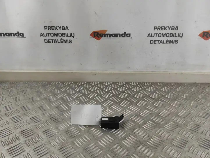 Toyota Prius+ (ZVW40) (2011 - 2018)  FA134342A Разъем USB