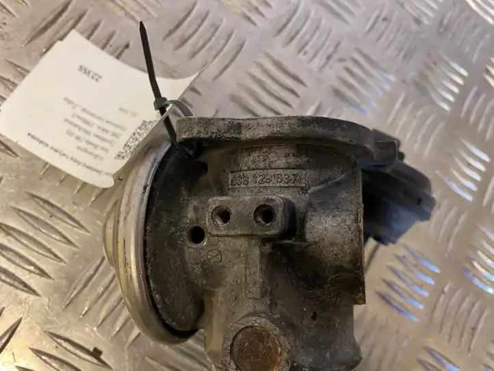 Volkswagen New Beetle (1997 - 2005) 036129637 Клапан EGR — фото 2