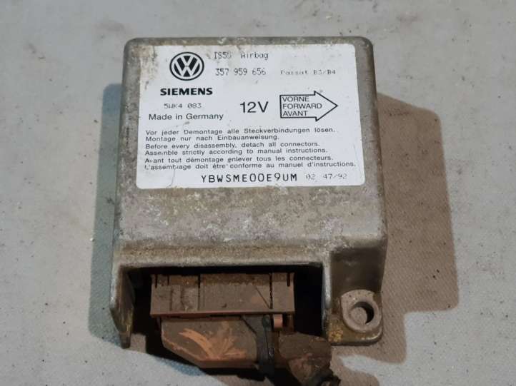 357959656 Volkswagen PASSAT B3 Oro pagalvių valdymo blokas