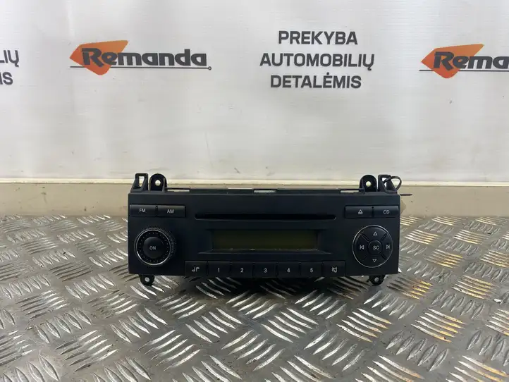 Mercedes-Benz Sprinter W906 (2006 - 2018) A9068200886 Магнитола / мультимедийная система — фото 1