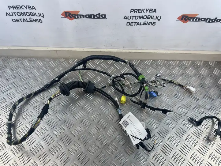 Toyota RAV 4 (XA50) (2018 - ) 8215142G80 Проводка передней двери — фото 2