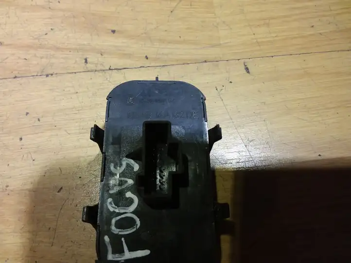 Ford Focus (1998 - 2004)  98AB14A132DE Кнопка стеклоподъемников