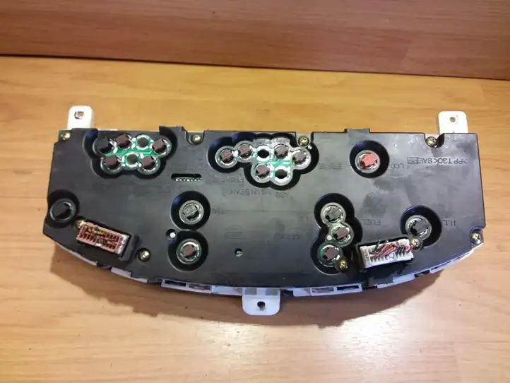 Nissan Almera N16 (2000 - 2010)   Спидометр (приборный щиток)