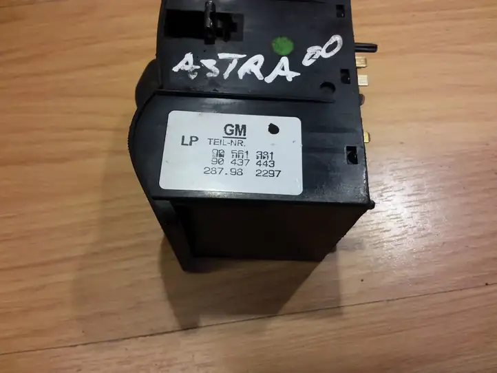 Opel Astra G (1998 - 2004) 90437443 Включатель фонарей — фото 3