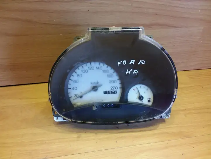 Ford Ka (1996 - 2008) 97KP10841A Спидометр — фото 1