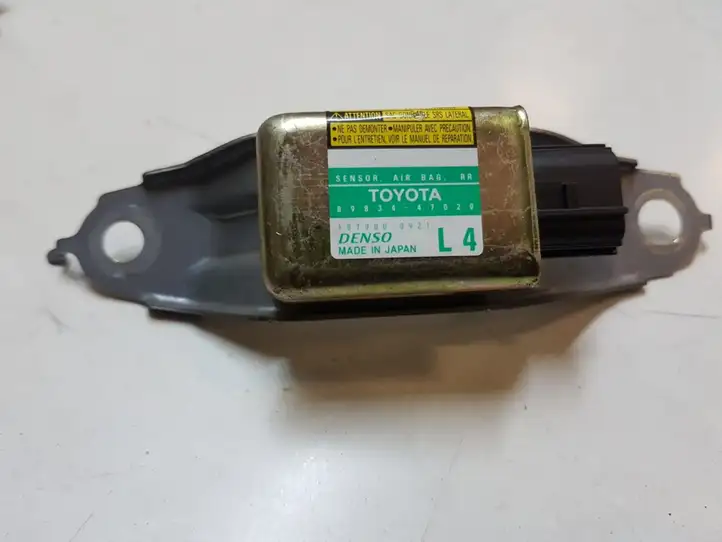 Toyota Prius (XW20) (2003 - 2009) 8983447020 Датчик удара SRS — фото 1
