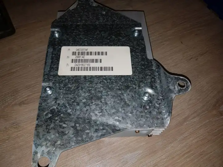 Dodge Caliber (2006 - 2012) 04672377AF Усилитель звука — фото 1