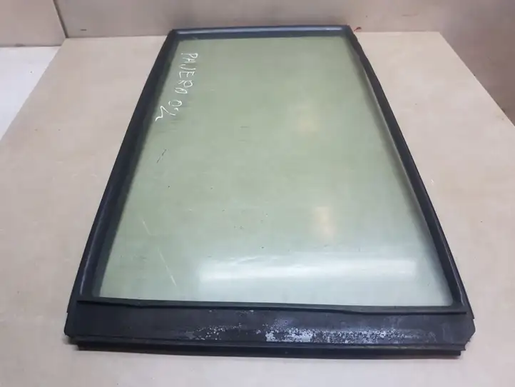 Mitsubishi Pajero (1999 - 2003)  43R00033 Маленькое стекло 