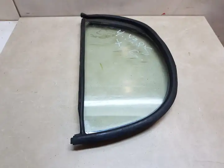 Toyota Yaris (1999 - 2003) 43R005834 Форточка двери — фото 1