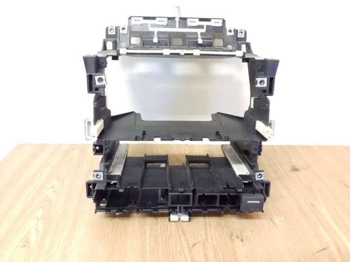 8P0858005B Audi A3 S3 8P Kita panelės detalė