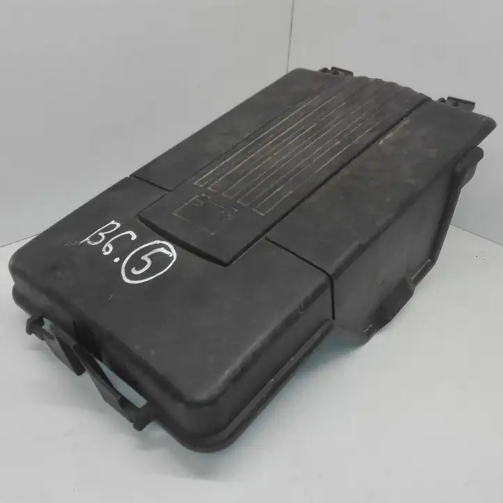 Volkswagen PASSAT B6 (2005 - 2010) 1K0915443A Крышка ящика аккумулятора — фото 3