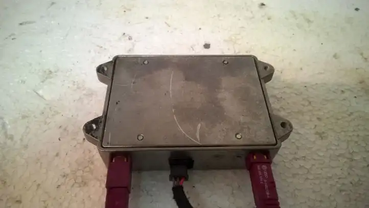Audi A6 S6 C6 4F (2004 - 2008) 8E0035456C Усилитель антенны — фото 2