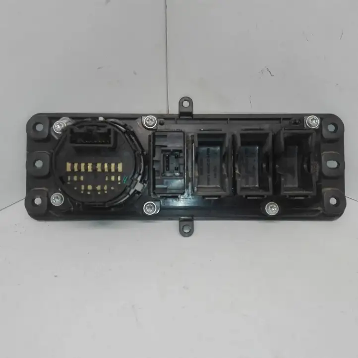 Nissan Navara D40 (2004 - 2015) 68492EB300 Другие включатели / ручки/ переключатели — фото 2