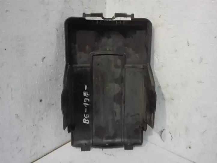 Volkswagen PASSAT B6 (2005 - 2010) 1K0915443A Крышка ящика аккумулятора — фото 1