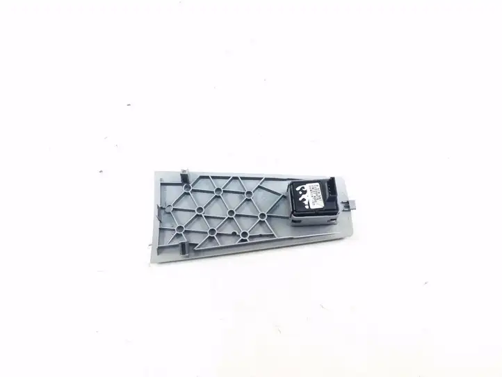 BMW 7 E65 E66 (2001 - 2008) 8379597 Кнопка стеклоподъемников — фото 4