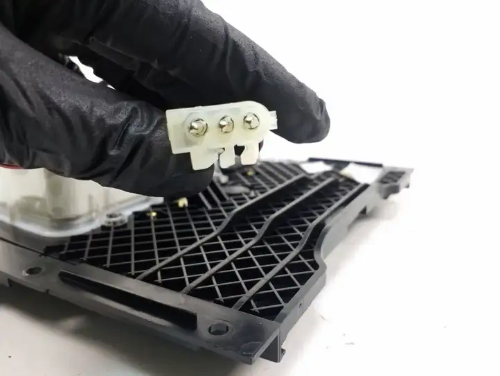 BMW 7 E65 E66 (2001 - 2008)  7152857 Пепельница