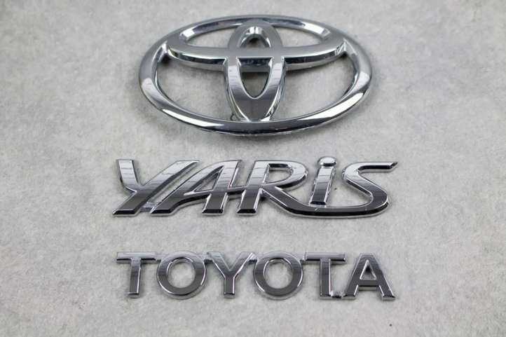 Toyota Yaris Gamintojo ženkliukas/ modelio raidės