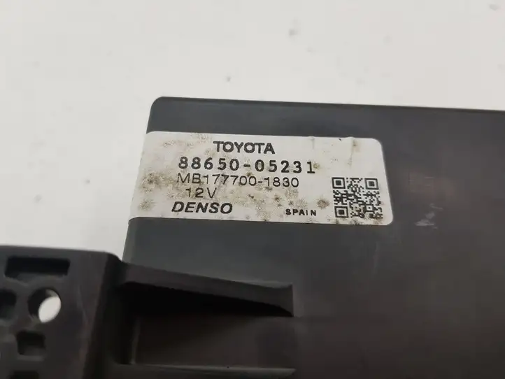 Toyota Avensis T270 (2009 - 2012) 8865005231 Блок управления кондиционером — фото 2